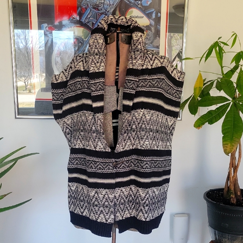 Chaps Vest Large Black White